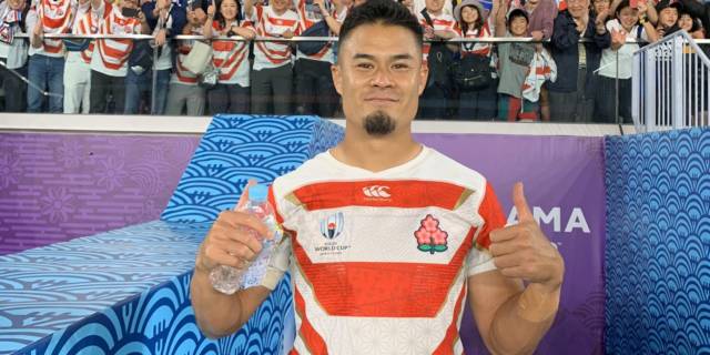 ラグビー田村優の筋肉美やスーツ姿が評判に!