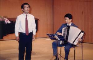 アコーディオン伴奏