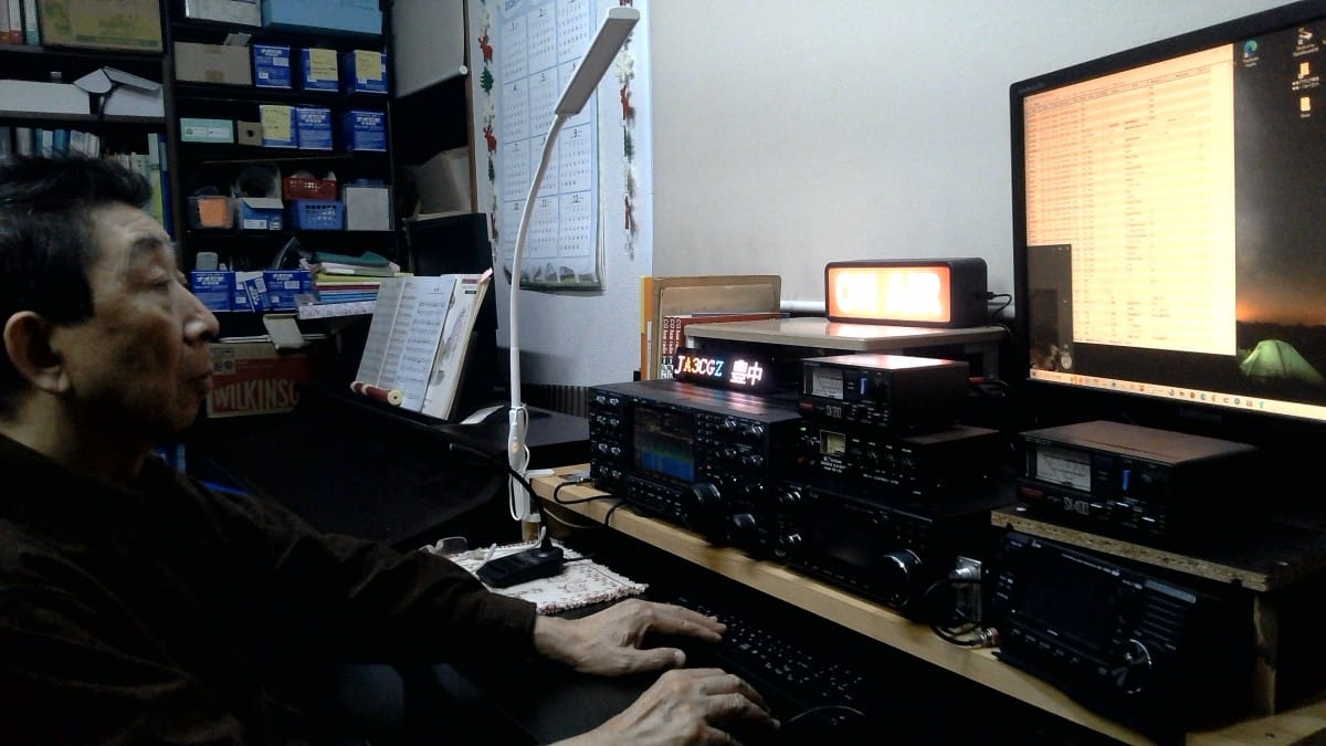 無線局シャックでの運用